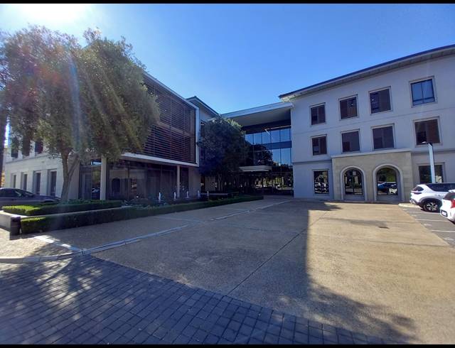 330M² OFFICE TO LET IN FOURWAYS